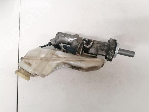 Used Brake master cylinder Brake master cylinder TOYOTA COROLLA Saloon (_E12_) 1.6 VVT-i (ZZE121_, ZZE121R) (110 hp) 35577133 35577133