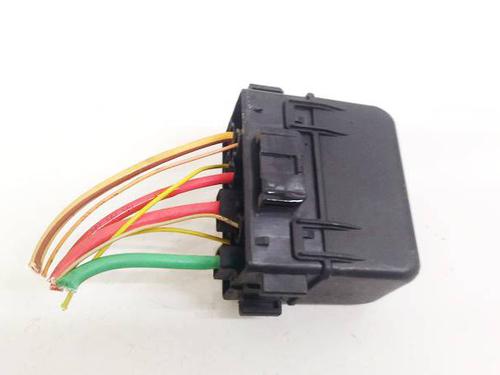 Used Fuse box Fuse box 32601719 32601719