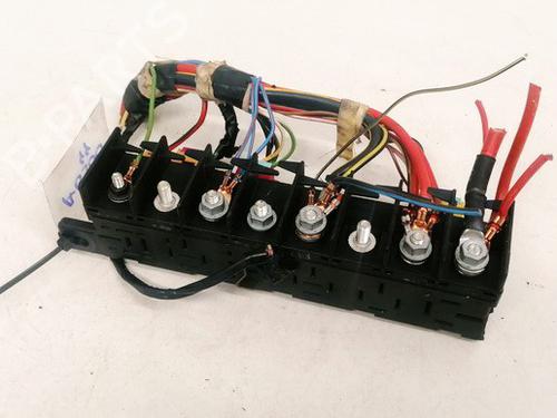 Used Fuse box Fuse box AUDI A4 B5 (8D2) 1.8 (125 hp) 33092075 33092075
