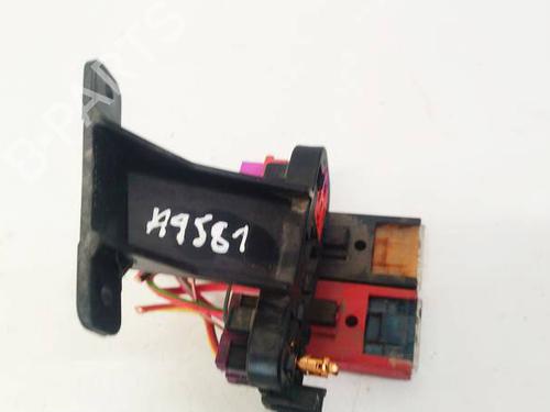 Used Fuse box AUDI A6 C5 (4B2, 4B4) 2.5 TDI (155 hp) 32593017