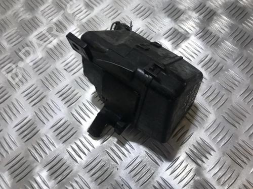Used Fuse box Fuse box TOYOTA AVENSIS (_T22_) 2.0 D-4D (CDT220_, CDT220R) (110 hp) 33493683 33493683