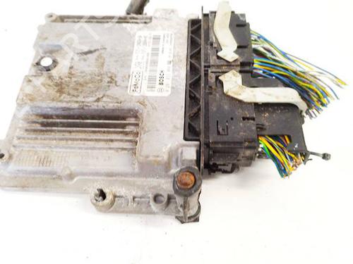 Used Engine control unit (ECU) Engine control unit (ECU) FORD FOCUS IV (HN) 1.0 EcoBoost (125 hp) 33999717 33999717