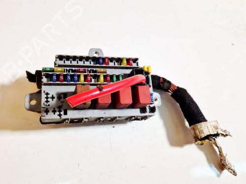 Used Fuse box Fuse box 32575496 32575496