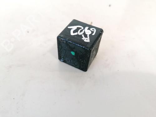 Used Electronic sensor Electronic sensor AUDI 80 B3 Saloon (893, 894, 8A2) 1.8 S (90 hp) 33091872 33091872