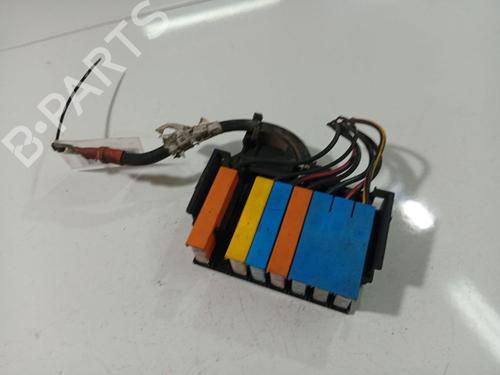 Used Fuse box Fuse box 39231591 39231591