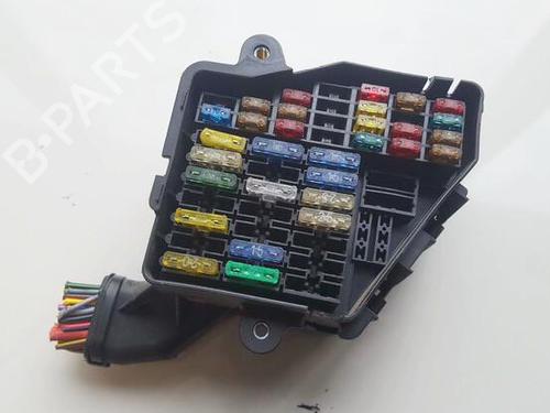 fuse-box-audi-a4-b5-8d2-1994-1995-1996-1997-1998-1999-2000-2001-33519228 main image