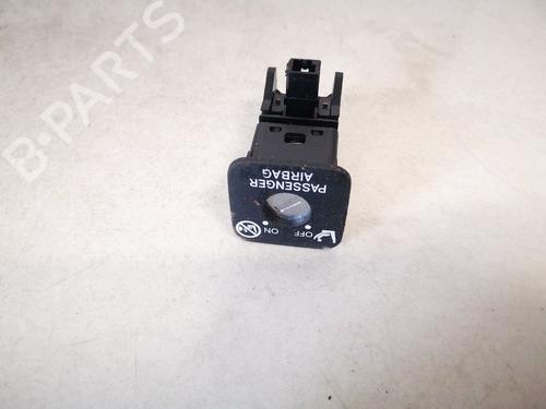 Used Switch Switch TOYOTA RAV 4 III (_A3_) 2.2 D 4WD (ALA30_, ALA30R) (136 hp) 32903127 32903127