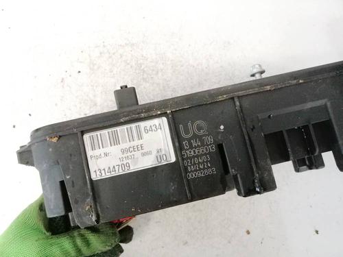 Fuse box OPEL SIGNUM Hatchback (Z03) 2.2 DTI (F48) | BP32585684E1