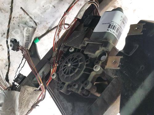 Left front window motor AUDI A4 B5 (8D2) 1.9 TDI | BP35524806E21 - Image 3