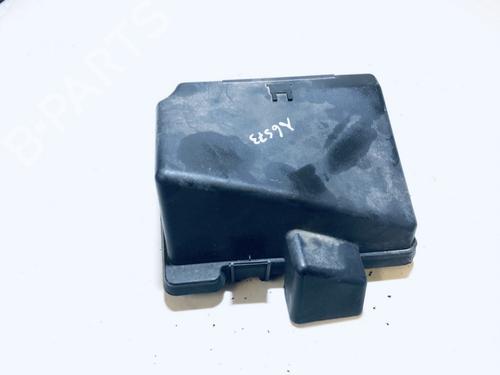 fuse-box-peugeot-206-sw-2ek-2002-33078011 main image