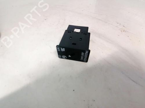 Used Switch Switch SKODA FABIA III (NJ3) 1.0 TSI (95 hp) 33091852 33091852