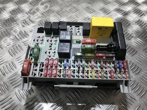 Used Fuse box Fuse box OPEL ASTRA G Hatchback (T98) 1.4 16V (F08, F48) (90 hp) 33492123 33492123