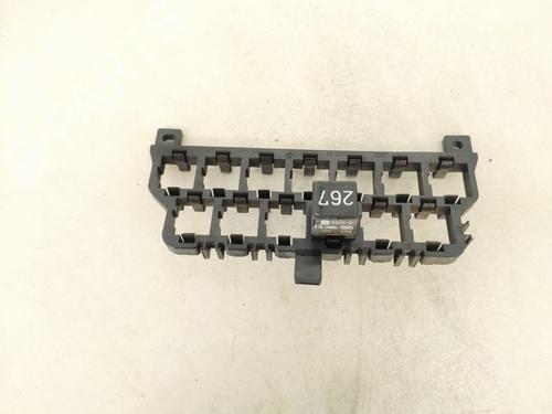 Fuse box AUDI A4 B5 (8D2) 1.8 | BP33079987E1 - Image 2