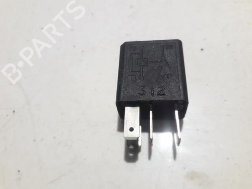 Used Electronic sensor Electronic sensor OPEL ASTRA G Hatchback (T98) 2.0 DTI 16V (F08, F48) (101 hp) 33523475 33523475
