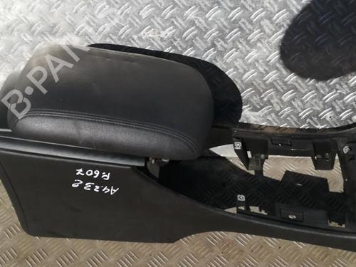 Used Armrest / Center console Armrest / Center console PEUGEOT 607 (9D, 9U) 2.2 HDi (133 hp) 35714778 35714778
