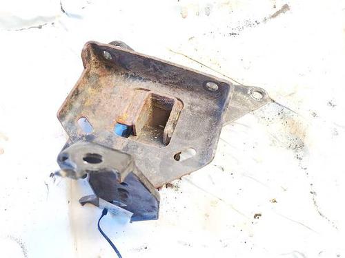 Used Engine mount Engine mount TOYOTA URBAN CRUISER (_P1_) 1.4 D-4D (NLP110_, NLP110R) (90 hp) 32925537 32925537