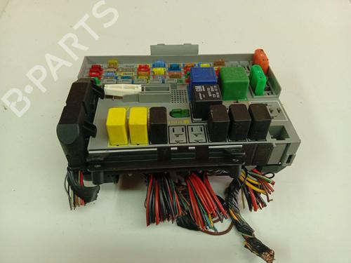 Used Fuse box Fuse box 37286254 37286254