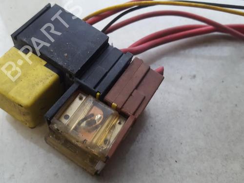 Used Fuse box Fuse box RENAULT CLIO II (BB_, CB_) 1.5 dCi (B/CB07) (65 hp) 33517179 33517179