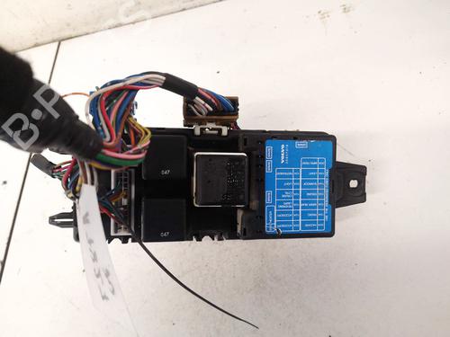Used Fuse box Fuse box 32897958 32897958