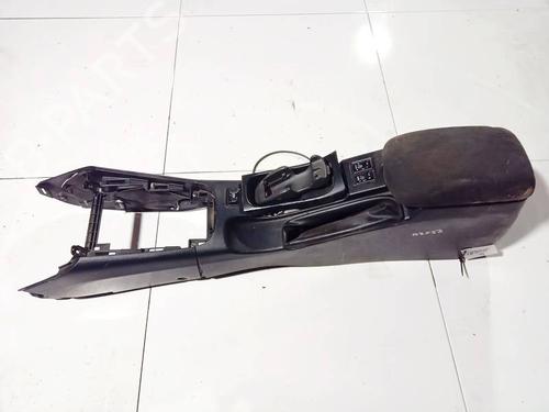 Used Armrest / Center console Armrest / Center console NISSAN PRIMERA Hatchback (P12) 2.2 Di (126 hp) 35204317 35204317