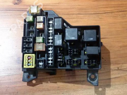 Used Fuse box Fuse box VOLVO S40 I (644) 1.9 DI (115 hp) 33508068 33508068