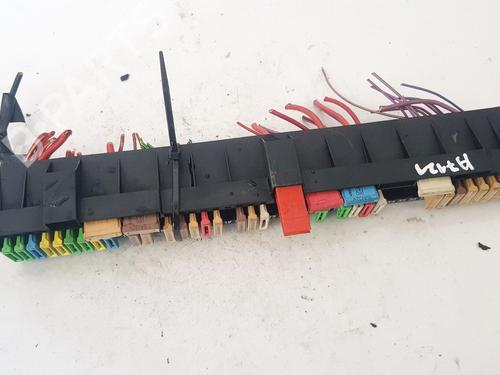 fuse-box-bmw-5-e39-1995-1996-1997-1998-1999-2000-2001-2002-2003-32878383 main image