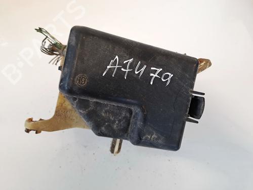 fuse-box-toyota-yaris-verso-_p2_-1999-2000-2001-2002-2003-2004-2005-32887163 main image