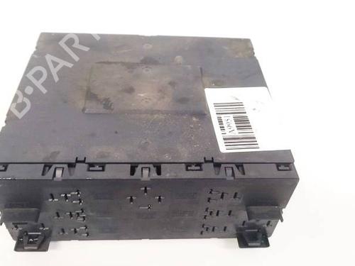 Used Fuse box Fuse box VW GOLF V (1K1) 1.6 (102 hp) 32607383 32607383