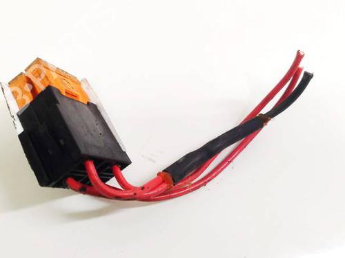 fuse-box-opel-zafira-a-mpv-t98-1999-2000-2001-2002-2003-2004-2005-2006-32618022 main image