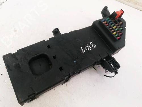 Used Fuse box Fuse box SAAB 9-3 (YS3F, E79, D79, D75) 2.2 TiD (125 hp) 32922726 32922726