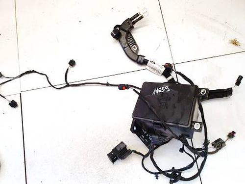 Used Fuse box Fuse box 39604133 39604133