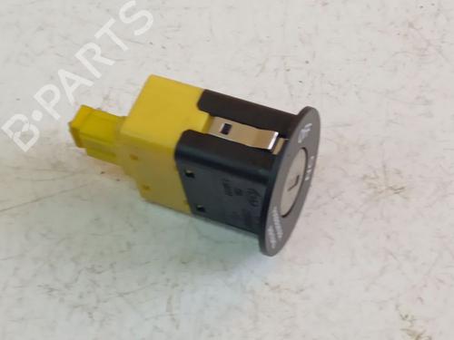 switch-kia-ceed-hatchback-ed-2006-2007-2008-2009-2010-2011-2012-32536187 main image