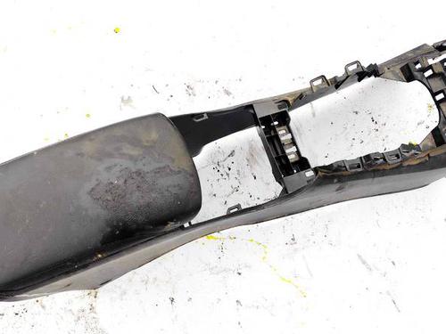 Used Armrest / Center console Armrest / Center console 35322939 35322939