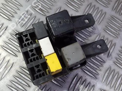 fuse-box-hyundai-trajet-fo-1999-2000-2001-2002-2003-2004-2005-2006-2007-2008-33494772 main image