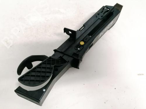 Used Cup/Object holder Cup/Object holder FORD MONDEO III (B5Y) 2.0 16V TDDi / TDCi (115 hp) 35561331 35561331