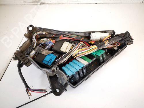 fuse-box-vw-passat-b5-variant-3b5-1997-1998-1999-2000-2001-32955434 main image