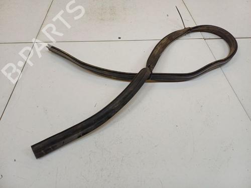 Used Rubber door seal Rubber door seal VOLVO V70 II (285) D5 (163 hp) 39669312 39669312
