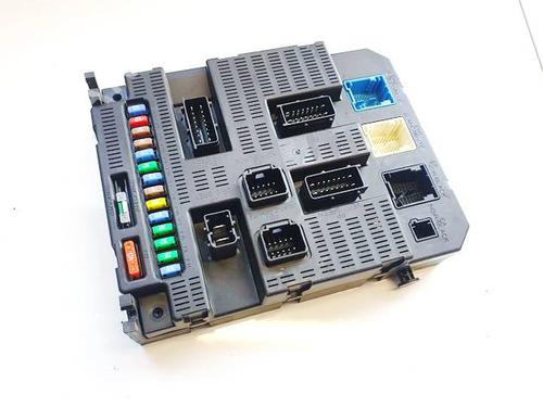 Used Fuse box CITROËN C4 I (LC_) 1.6 16V (109 hp) 32585445