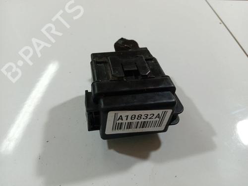 Fuse box HONDA FR-V (BE) 2.2 i CTDi (BE5) | BP32556158E1