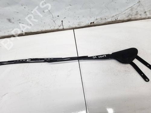Used Front windshield wiper arm Front windshield wiper arm MERCEDES-BENZ C-CLASS (W203) C 270 CDI (203.016) (170 hp) 33683179 33683179