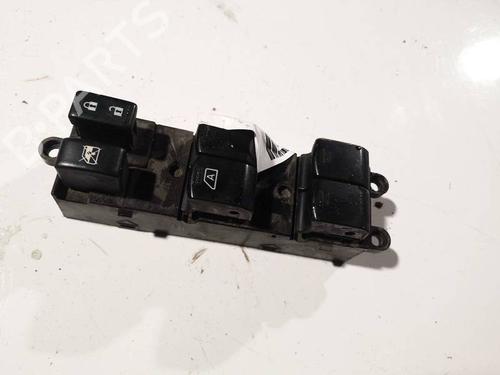 Used Switch NISSAN TIIDA Hatchback (C11) 1.6 (110 hp) 32584165