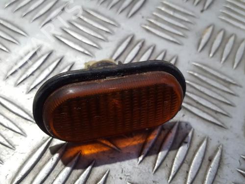 Blinkleuchte links seitlich für Blinkleuchte links seitlich RENAULT MEGANE Scenic (JA0/1_) 1.9 dTi (JA0N) (98 hp) 35705273 35705273