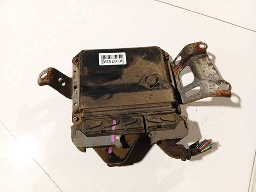 engine-control-unit-ecu-toyota-yaris-_p9_-2005-2006-2007-2008-2009-2010-2011-2012-2013-2014-32558171 main image