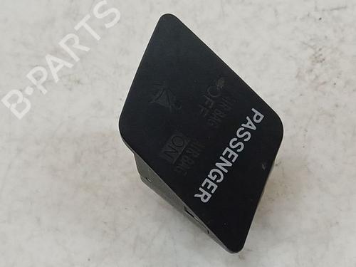 Used Switch Switch TOYOTA YARIS (_P9_) 1.5 (NCP91_, NCP91R) (109 hp) 33487328 33487328