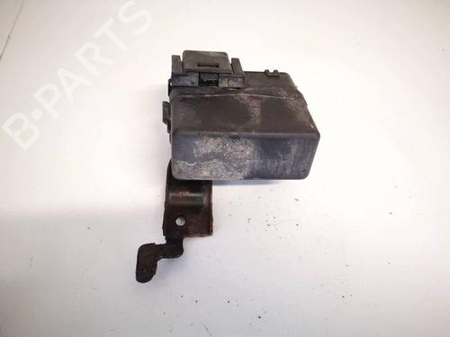 Used Fuse box Fuse box 32965323 32965323