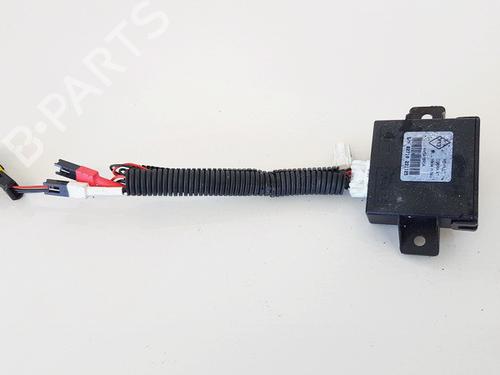Used Electronic module Electronic module RENAULT MEGANE III Hatchback (BZ0/1_, B3_) 1.6 16V (BZ0H) (101 hp) 35633340 35633340
