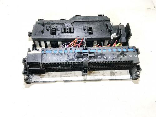 Used Fuse box BMW 3 (E46) 318 i (118 hp) 33065302