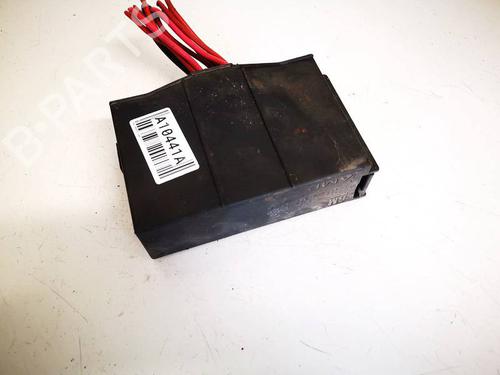 Used Fuse box Fuse box OPEL MERIVA A MPV (X03) 1.7 CDTI (E75) (100 hp) 32572740 32572740