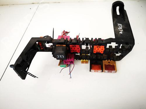 Used Fuse box Fuse box AUDI A4 B5 (8D2) 1.9 TDI (90 hp) 32884465 32884465