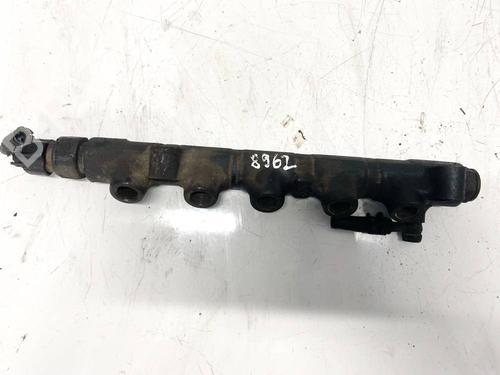 Used Injection rail Injection rail 35105073 35105073